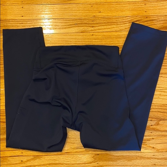 Nike crop leggings, like new, worn twice. - Picture 4 of 4